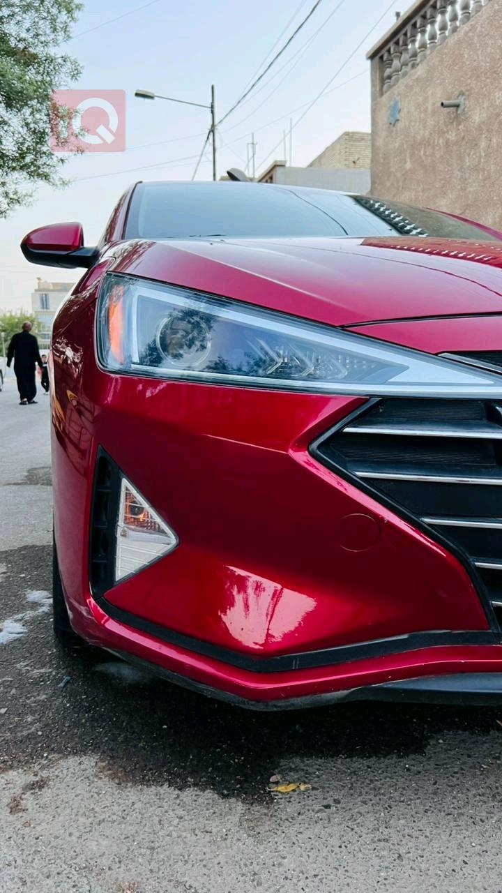 هیۆندای ئەلەنترا